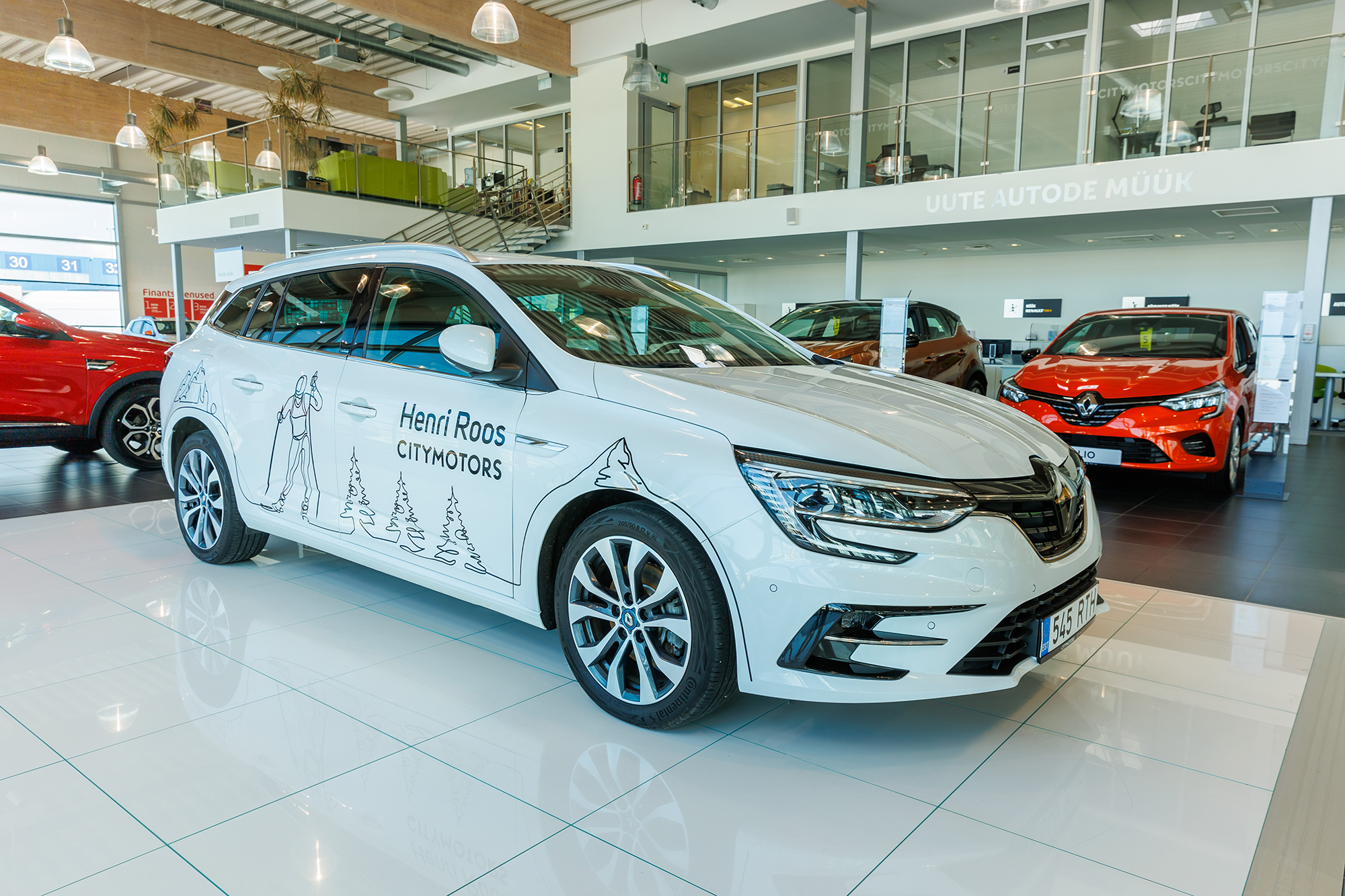 Henri Roos Renault Megane pistikhübriid City Motors noorsportlane suusataja