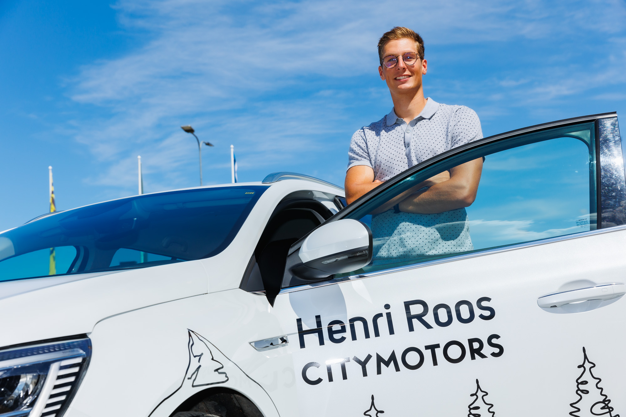 Henri Roos Renault Megane pistikhübriid City Motors noorsportlane suusataja