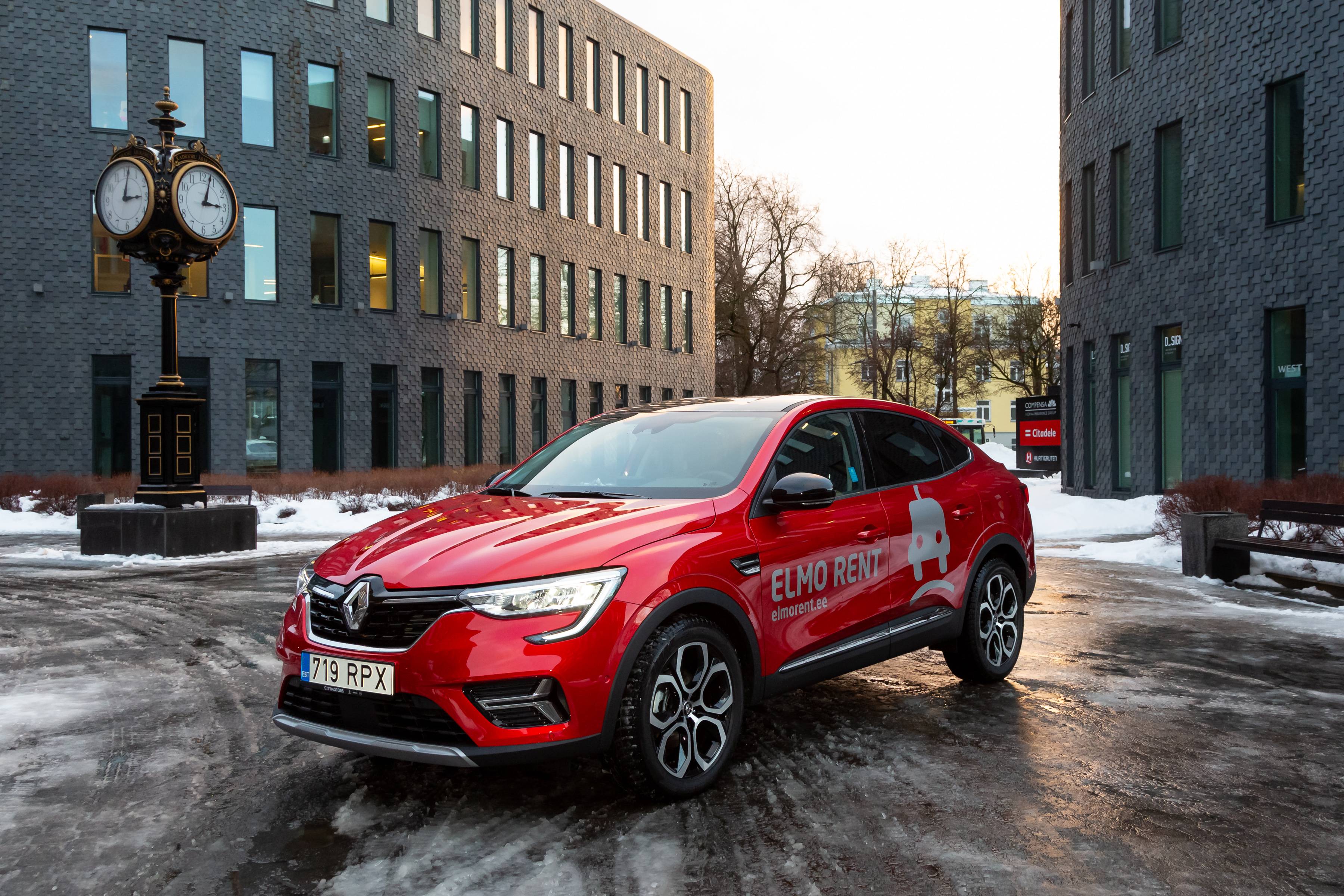 City Motors ja ELMO Rent allkirjastasid lepingu 10 uue auto tarnimiseks - 8 hübriid punane Renault Arkana
