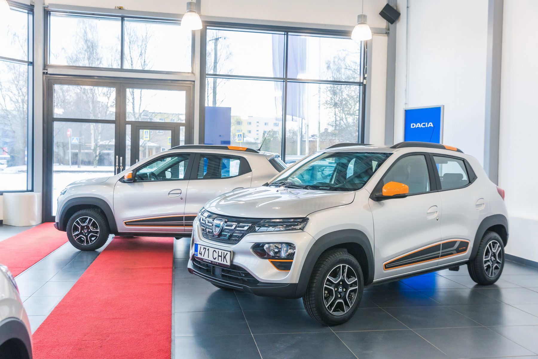 Täiselektrilised Dacia Spring hõbedane helehall Võru Linnavalitusele