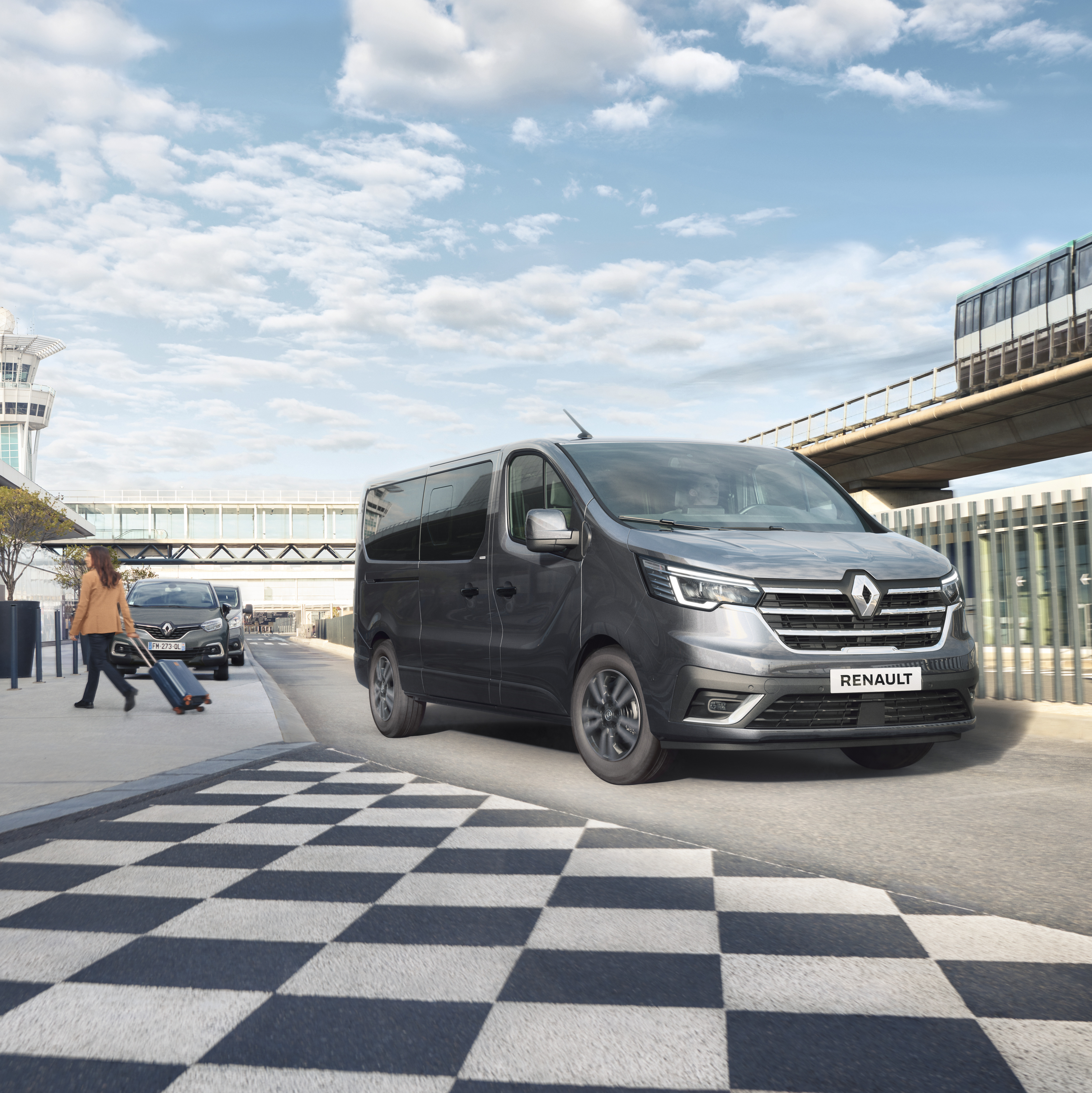 Renault Trafic Spaceclass kere väliskujundus hall hõbedane 