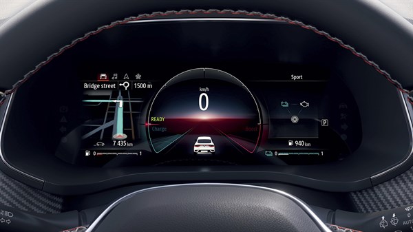 Renault Arkana ummiku- ja kiirteeasisstent Easy Pilot