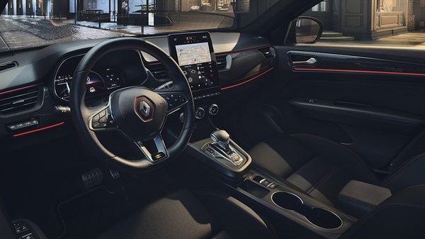 Uus kupee-linnamaastur Renault Arkana sisekujundus