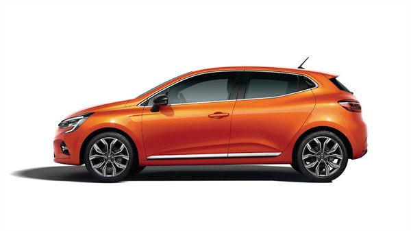 Renault Clio oranž profiil