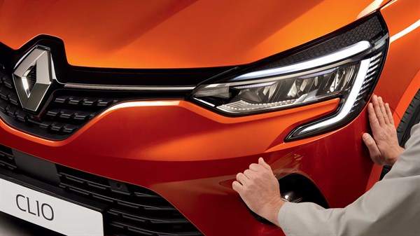 Renault Clio oranž kerekaitse tulede joon esiosa 