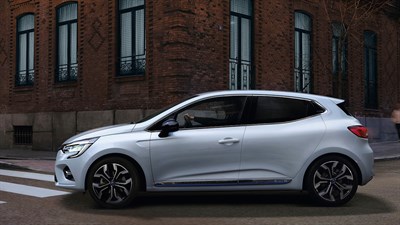 Valge Renault Clio profiil väliskujundus