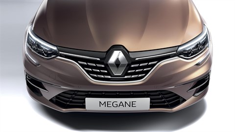 Pruun Renault Megane luukpära uue disainiga esiosa