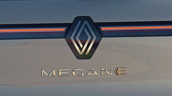 Uus Renault Megane E-TECH täiselektriline kompaktne luukpära valge embleem hind sõiduulatus