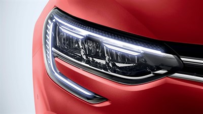 Renault Megane GrandCoupe punane esituli LED tuled